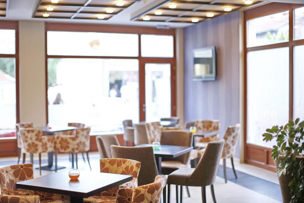 Garni Hotel Tema Nova Τσάτσακ Εξωτερικό φωτογραφία