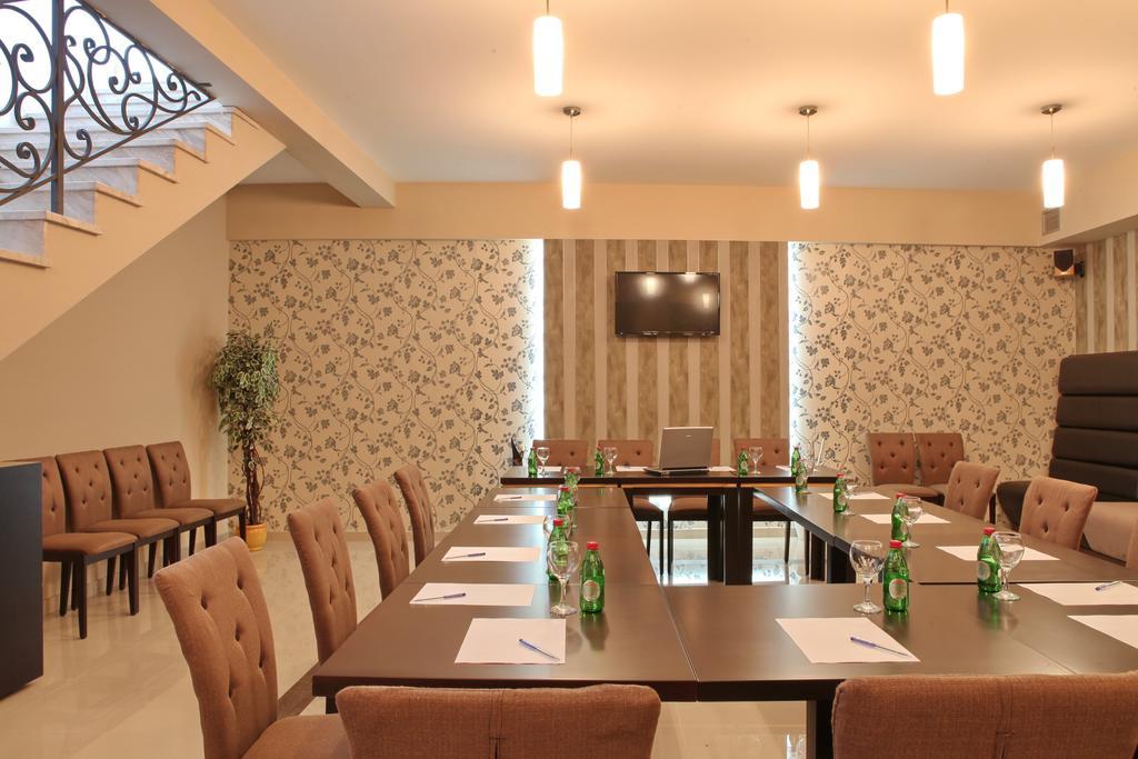 Garni Hotel Tema Nova Τσάτσακ Εξωτερικό φωτογραφία
